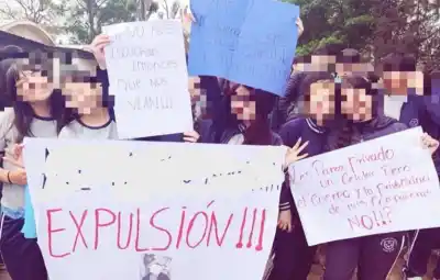 Denuncian que un alumno fabricó 280 fotos de compañeras desnudas con IA: lo que encontraron en el celular