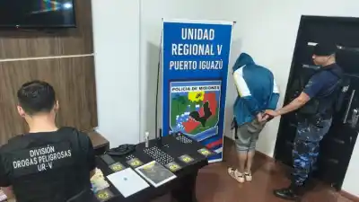 Llevaba suplementos vitamínicos en la riñonera, pero adentro había otra cosa