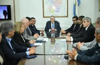 Firmaron un convenio que aliviará la boleta de luz de miles de familias afectadas por las inundaciones
