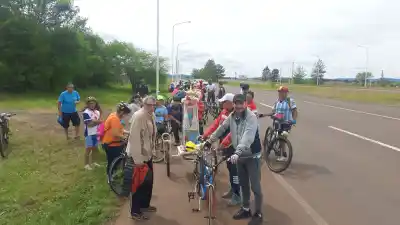 Un pelotón de fe pedalea desde Candelaria y suma un destino inédito en Misiones