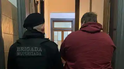 Le pidió ayuda para subir una mesa y terminó detenido: la denuncia que sacudió a un edificio del centro