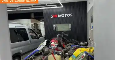 El boquete que no era una puerta: entraron a la agencia, revisaron todo y se fueron sin que nadie los vea