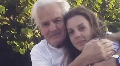 La hija de un famoso artista revela detalles íntimos y un reclamo que sigue sin respuesta