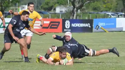 El puntero visita a un necesitado y hay un boleto a semifinales que nadie quiere soltar