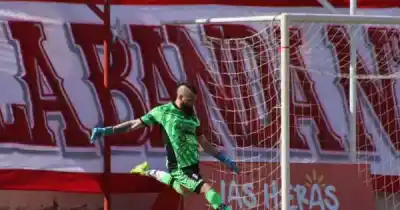 Mendoza se juega una noche clave en la Reválida: dos equipos, dos historias