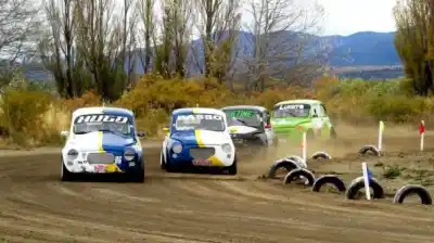 Bariloche se llena de fierros: 40 autos y un estreno que nadie quiere perderse en El Rebenque