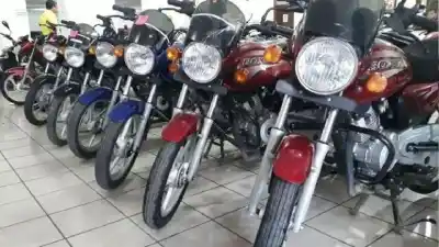 Entraron por la casilla de gas a una agencia de motos y se llevaron lo que nadie esperaba encontrar