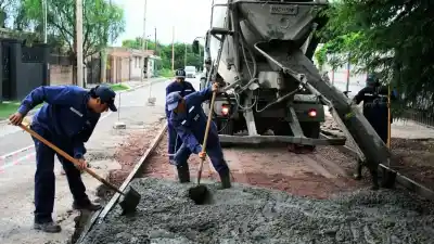 Obra de gran magnitud en calle Urquiza: rotura de calzada y excavación de cinco metros