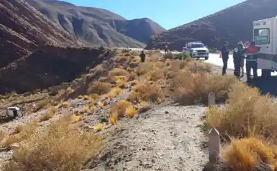 El auto voló 40 metros en la Cuesta de Lipán: lo que hallaron en el interior del Fiat