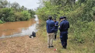 Rastrillaron el parque San Carlos por Marcos Almada: un can marcó un punto que el río Uruguay ya tapó
