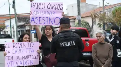 Negrita fue hallada agonizando en una bolsa: la vecina que la conoce de toda la vida contó cómo la golpeaban