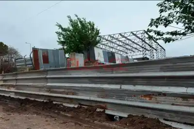La tormenta volteó el tapial de Peñarol y el club ya tiene un plan para el centenario