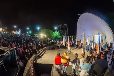 Saldán se llena de talento joven: arranca la competencia de folclore que ya tiene 48 ediciones
