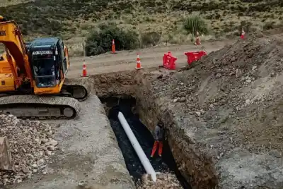 La ruta 10 tiene un problema bajo el asfalto y ya empezaron a excavar