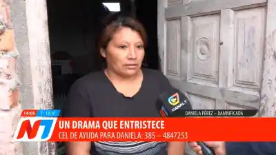El techo de su casa se derrumbó y duerme con sus hijos con el corazón en la boca