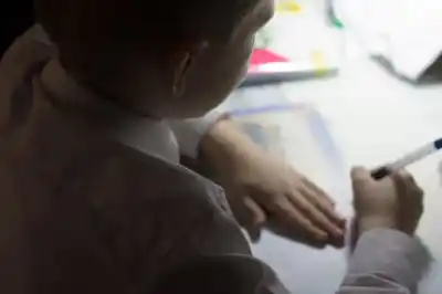 Una frase en un cuaderno escolar desató una intervención urgente que nadie vio venir