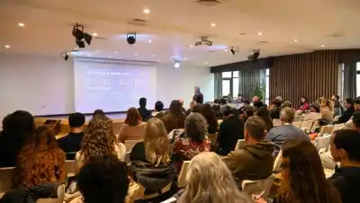 En Roca debatieron cómo convivir con la minería y el petróleo: qué rol le dieron a los biólogos