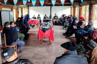 Reunión clave en Los Lagos del Sur: el plan que alcanza a más de 100 familias