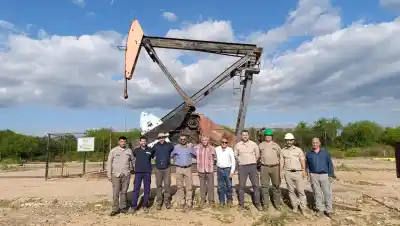 Polo petrolero y artesanías wichí: la gira que busca cambiarle la matriz productiva al oeste formoseño