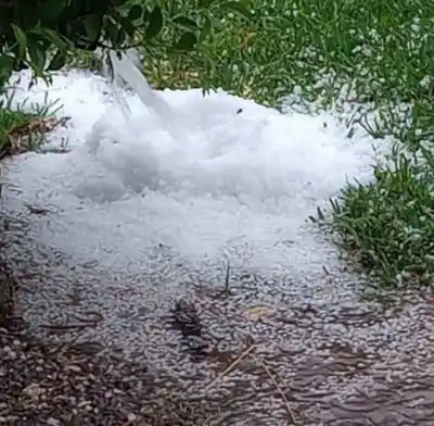 El granizo volvió a caer en el interior de Córdoba: las dos localidades que quedaron en el ojo de la tormenta