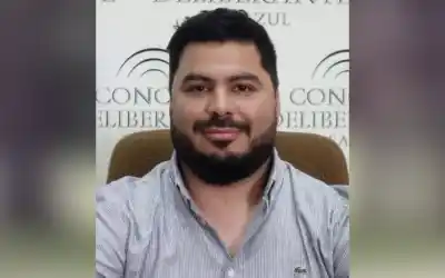 Dólares, promesas de intereses y una desaparición: denuncian a un secretario del Concejo de Azul