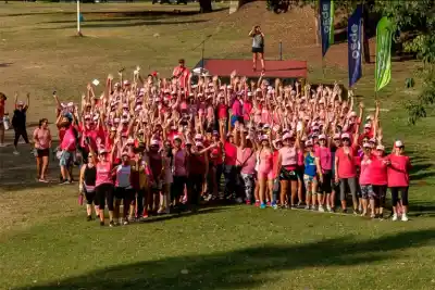 Una caminata solidaria en el autódromo de Paraná ya moviliza a cientos: qué hay que llevar