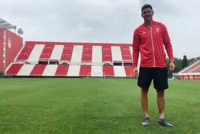 El defensor que Estudiantes fue a buscar para la Libertadores ya tiene luz verde: los detalles de su llegada