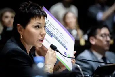 Mayra Mendoza quiere que las escuelas enseñen algo que casi nadie domina: los algoritmos
