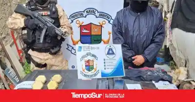 Allanaron dos casas en Caleta Olivia y encontraron algo escondido en un baño en desuso