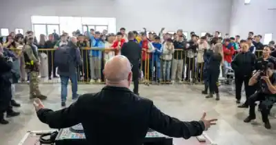 El Padre Guilherme hizo vibrar la cárcel de Almafuerte: la escena que nadie esperaba