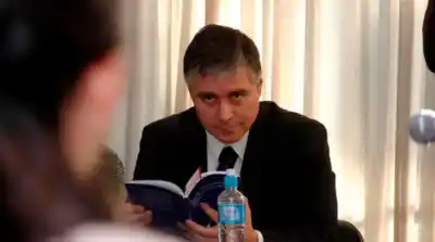 El abogado obereño Roberto Bondar, otra vez denunciado: el escándalo frente a un colegio privado