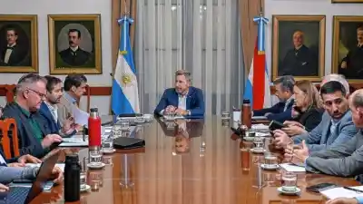 1.378 entrerrianos refinanciaron sus deudas y 880 pidieron adelantos de sueldo: el detalle que no se difundió