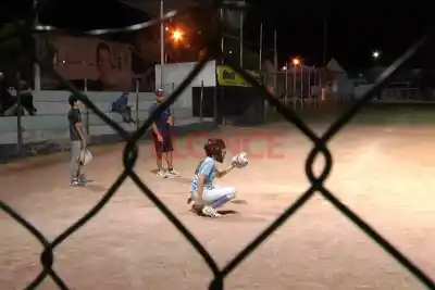 Paraná es sede del sóftbol femenino: 10 clubes y una final que se define el lunes