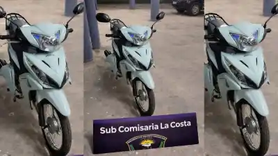 Ocultaron la moto robada entre pastizales, pero lo que hizo el sospechoso al ver a la policía desató el operativo