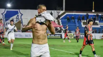 El golazo de taco que ilusiona a Juventud Antoniana en el Federal A