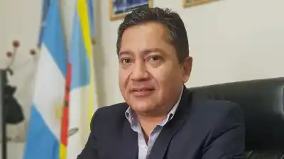 Zenteno suma respaldo en medio de la polémica por la abeja: "La oposición apuesta al dramatismo"