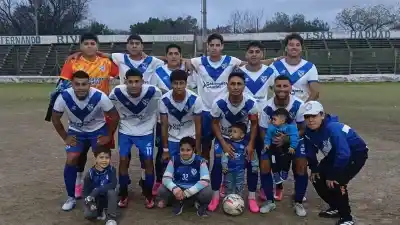 Vélez y Policial no se sacaron ventaja y la definición quedó marcada por dos penales atajados