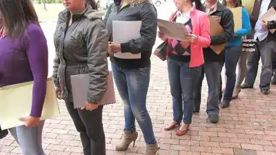 Se crearon 265.000 empleos en un año, pero casi ninguno paga aportes: el dato que complica al Gobierno