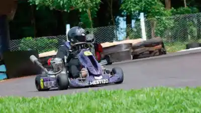El karting misionero se juega una fecha clave: quién puede dar la vuelta olímpica antes de tiempo