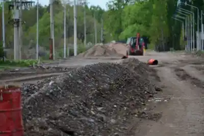 17 cuadras de asfalto y una obra clave que promete destrabar los anegamientos en Neuquén