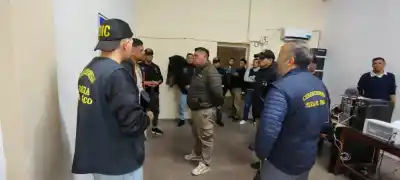 Buscado por Interpol por dos femicidios, un correntino cayó en una terminal: lo que llevaba encima
