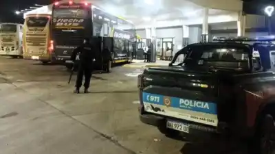 Doble homicidio en Gran Guardia: el sospechoso tomó un colectivo a Buenos Aires y la Policía lo esperó en Santa Fe