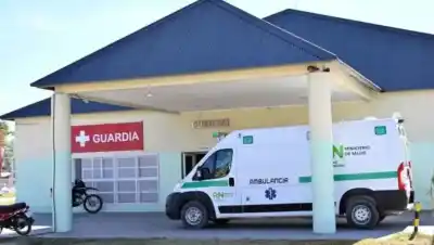 Trabajaba en un techo en Cipolletti, pisó una chapa y cayó al vacío: no llevaba arnés