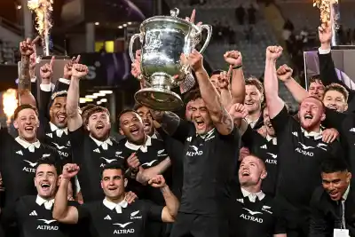 Los All Blacks dieron un golpe en Eden Park y Australia se quedó sin la Copa Bledisloe