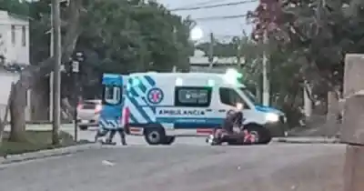 Perdió el control en una rotonda de Rosario de Lerma: uno de los dos ocupantes terminó en Salta Capital