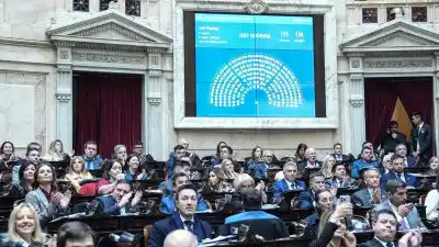 El Gobierno metió una sesión relámpago para blindar el DNU 70: la fecha que cambió todo