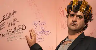 Ciro Korol estrena "No finjo demencia", la canción que escribió internado en un psiquiátrico
