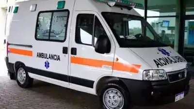 Prendió una vela por su esposa fallecida y terminó internado en Paraná
