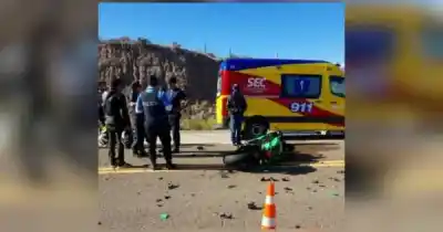 Un motociclista sufrió un fuerte accidente en solitario en la Ruta 7 y debió ser trasladado al Hospital Central con lesiones de consideración.