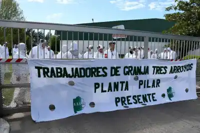 La empresa avícola implementa un esquema que deja a 200 trabajadores en la incertidumbre: ¿Qué pasará con sus ingresos?